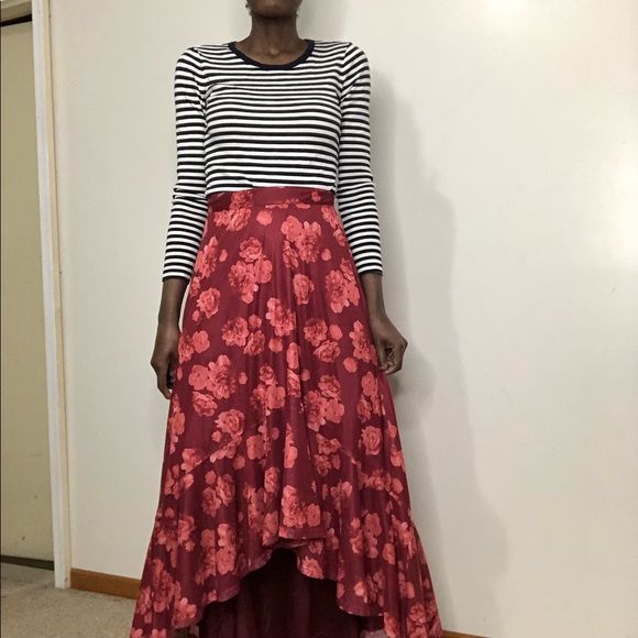 MIA JOY | JOYFOLIE Beautiful Floral Hi-Lo Skirt Size Small - Picture 3 of 10